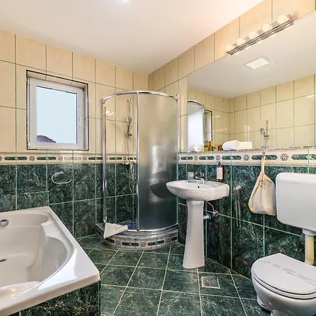 Cedrus Boutique Guest house 3*